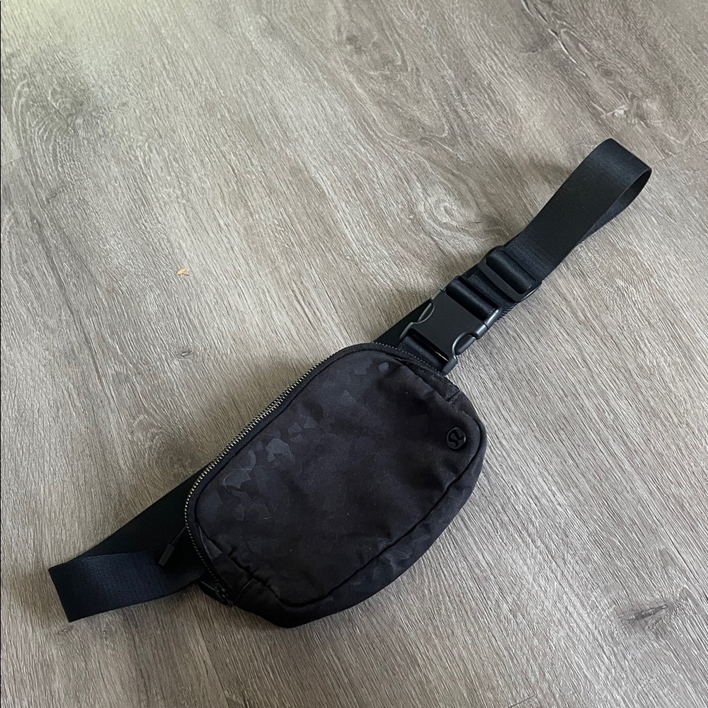 lululemon athletica Black Belt Bag